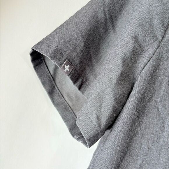 FIGS Womens Gray V-Neck Scrub Top M Short Sleeve Workwear - Picture 3 of 11